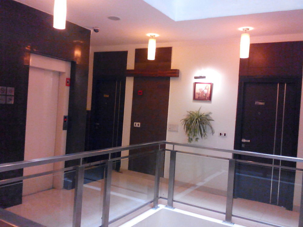 Ahuja Residency Cyber City II Gurgaon Exterior foto